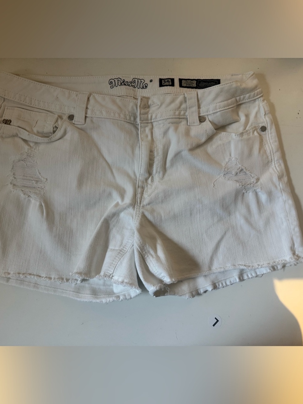 Miss Me Mid-Rise Stretch Short Size 34 - Picture 2 of 15
